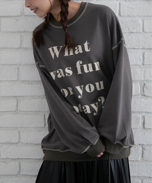 SpRay(スプレイ)の「ロゴプリント配色ステッチスウェット(スウェット・レディース・チャコールグレー/パープル/ブルー/グリーン/アイボリー/モカ・FREE)」の3枚目の写真