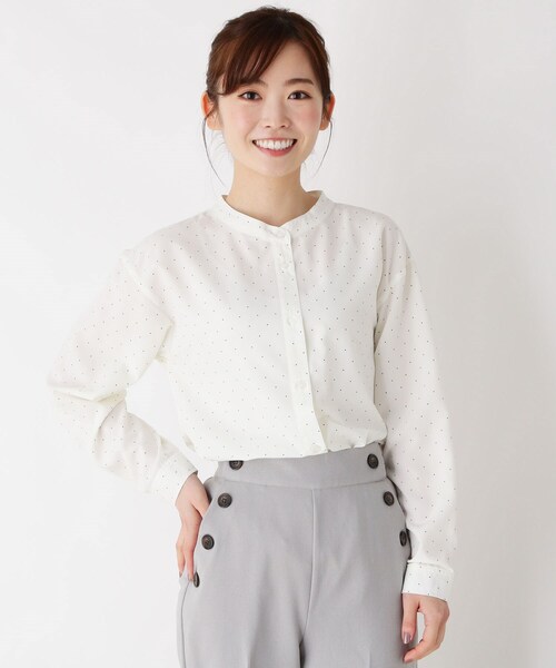 pink adobe(ピンクアドベ)の「◆【M-3L】バンドカラーシャツ(シャツ/ブラウス・レディース・チャコールグレー/ライトグレー/オフホワイト/ベビーピンク/ホワイト系8・44/40/38/42)」の3枚目の写真