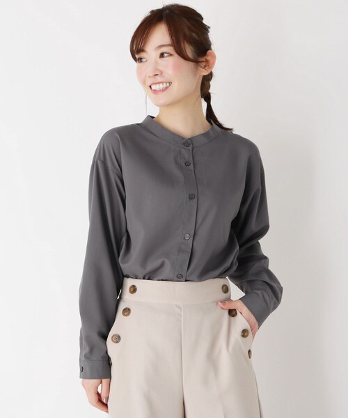 pink adobe(ピンクアドベ)の「◆【M-3L】バンドカラーシャツ(シャツ/ブラウス・レディース・チャコールグレー/ライトグレー/オフホワイト/ベビーピンク/ホワイト系8・44/40/38/42)」の4枚目の写真