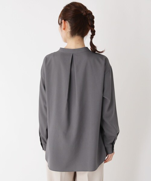 pink adobe(ピンクアドベ)の「◆【M-3L】バンドカラーシャツ(シャツ/ブラウス・レディース・チャコールグレー/ライトグレー/オフホワイト/ベビーピンク/ホワイト系8・44/40/38/42)」の8枚目の写真