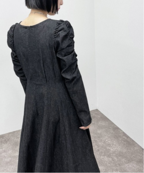 apres jour mignon（アプレジュールミニョン）の「デニムフレアワンピース【ZOZOTOWN限定アイテム】（ワンピース・レディース・ブラック/インディゴブルー・フリー/X-LARGE）」の9枚目の写真