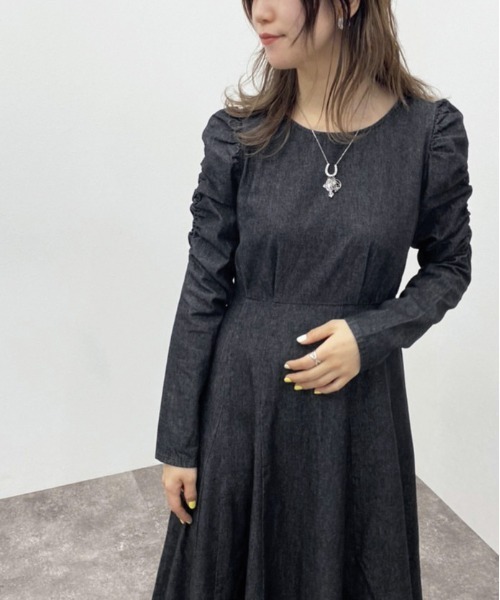 apres jour mignon（アプレジュールミニョン）の「デニムフレアワンピース【ZOZOTOWN限定アイテム】（ワンピース・レディース・ブラック/インディゴブルー・フリー/X-LARGE）」の18枚目の写真