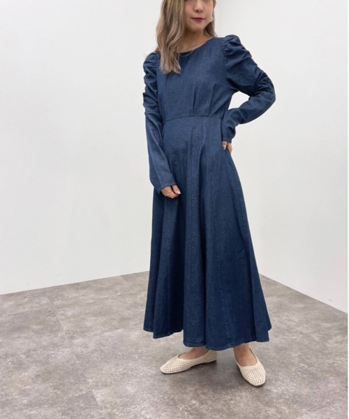 apres jour mignon（アプレジュールミニョン）の「デニムフレアワンピース【ZOZOTOWN限定アイテム】（ワンピース・レディース・ブラック/インディゴブルー・フリー/X-LARGE）」の4枚目の写真