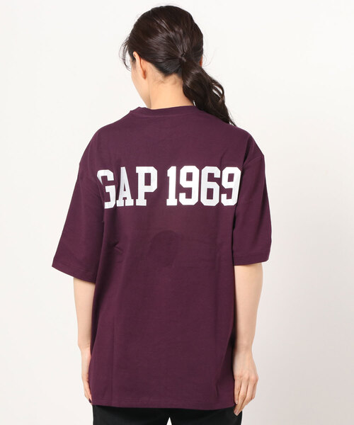 GAP（ギャップ）の「Gapロゴ クルーネックtシャツ（Tシャツ/カットソー・レディース・ライトブルー/イエロー/レッド/ワイン・S/XS/M/L/XXS）」の4枚目の写真