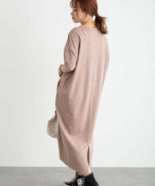 earth music&ecology（アースミュージックアンドエコロジー）の「バックスリットコクーンカットワンピース　＊（ワンピース・レディース・ブラック/ピンク/ダークブラウン/グレイッシュベージュ/グリーン・FREE）」の5枚目の写真