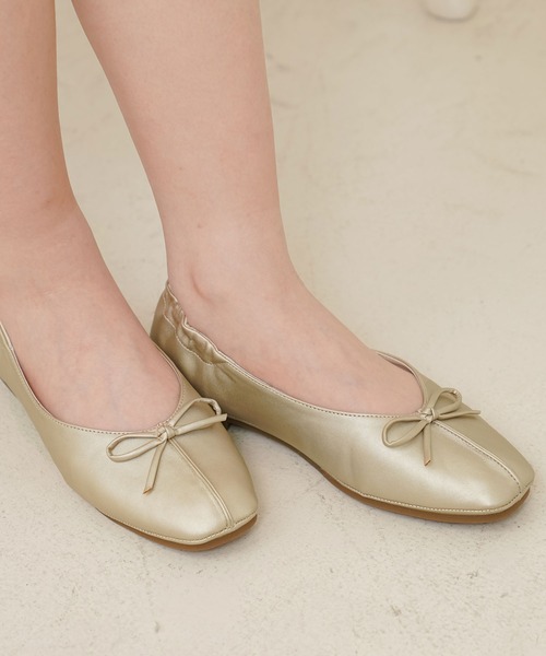 Newlyme（ニューリーミー）の「リボンバレエパンプス（パンプス・レディース・ベージュ/オフホワイト/ピンクベージュ/ブラック/ゴールド/シルバー・24.5cm/24cm/25.5cm/25cm/22.5cm/23.5cm/23cm）」の6枚目の写真