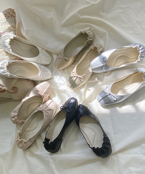 Newlyme（ニューリーミー）の「リボンバレエパンプス（パンプス・レディース・ベージュ/オフホワイト/ピンクベージュ/ブラック/ゴールド/シルバー・24.5cm/24cm/25.5cm/25cm/22.5cm/23.5cm/23cm）」の7枚目の写真