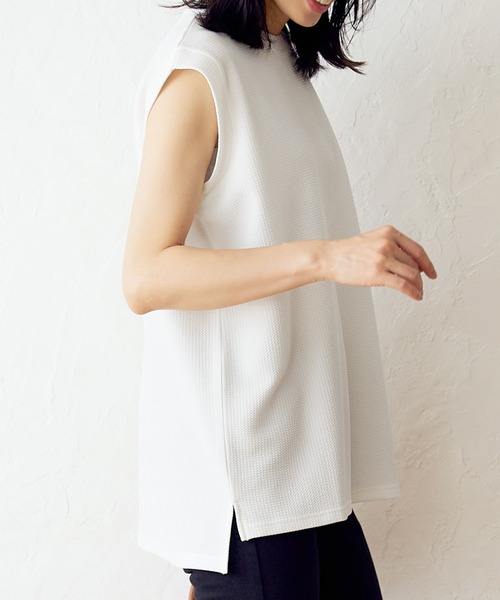 coca（coca）（コカ）の「エンボスノースリトップス（タンクトップ・レディース・ブラック/ダークベージュ/ホワイト/ネイビー/ライトグレー・L/M）」の7枚目の写真