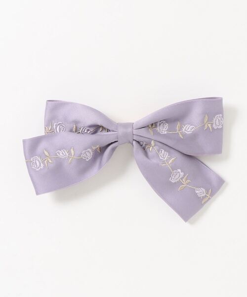 Maison de FLEUR（メゾンドフルール）の「ローズリボン刺繍バレッタ