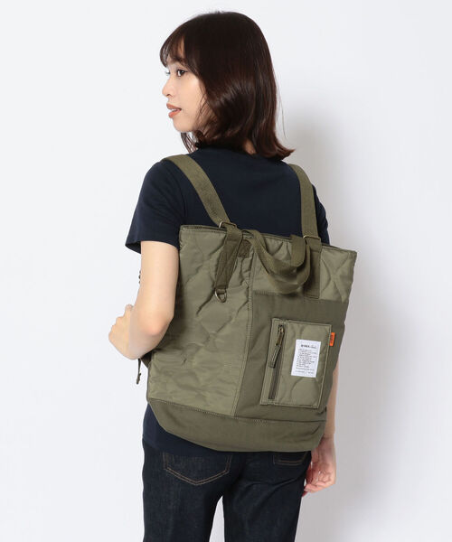 AVIREX(アヴィレックス)の「【直営店限定】2ウェイ キルティングデイパック/2WAY QUILTING DAYPACK/アヴィレックス/AVIREX(バックパック/リュック・レディース・ブラック/オリーブ・FREE)」の8枚目の写真