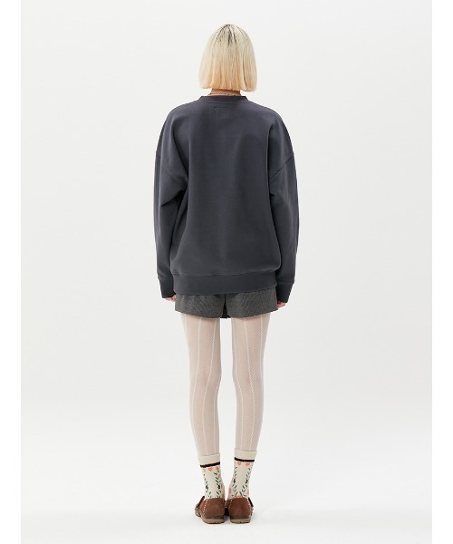 KIRSH（キルシー）の「A'GEM/9 × .kom『KIRSH/キルシー』ARCH CHERRY SWEATSHIRT/アーチロゴ チェリー スウェットシャツトレーナー（スウェット・レディース・チャコールグレー/ブルー/アイボリー・FREE）」の4枚目の写真