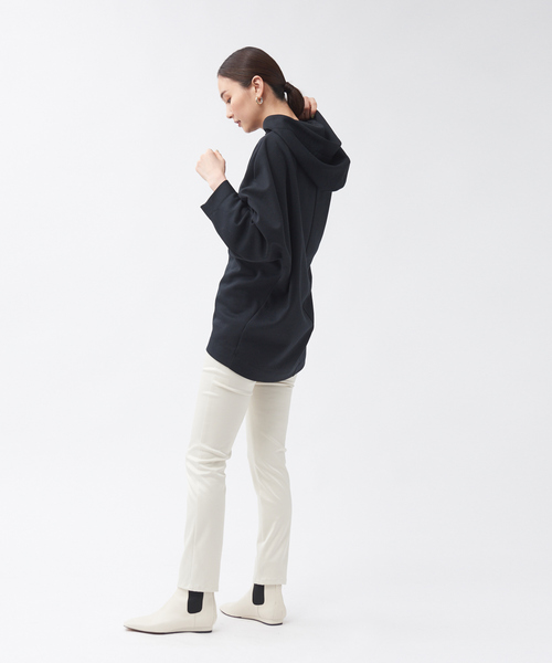 qualite(カリテ)の「サテンストレッチスリムパンツ(その他パンツ・レディース・アイボリー/ブラック・36/38/40)」の3枚目の写真