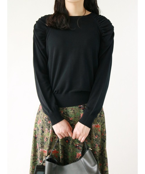 Te chichi(テチチ)の「ジゴスリーブ前後2WAYニット(ニット/セーター・レディース・ブラック/ベージュ/カーキ・フリ-)」の1枚目の写真