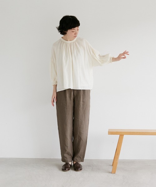 note et silence (ノートエシロンス)の「【 AMB100貨 】ハイツイストジョーゼット ギャザーブラウス(シャツ/ブラウス・レディース・グレー/オフホワイト/ブラック・FREE)」の7枚目の写真