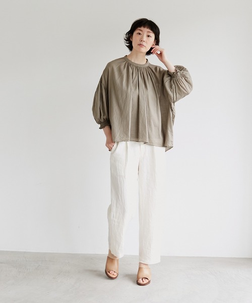 note et silence (ノートエシロンス)の「【 AMB100貨 】ハイツイストジョーゼット ギャザーブラウス(シャツ/ブラウス・レディース・グレー/オフホワイト/ブラック・FREE)」の10枚目の写真