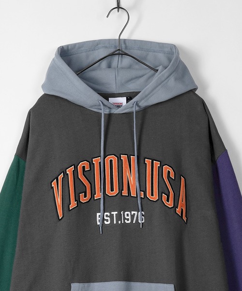 VISION STREET WEAR(ヴィジョンストリートウェア)の「【VISION STREET WEAR/ヴィジョンストリートウェア】べロアワッペン刺繍 プルパーカー(パーカー・メンズ・チャコールグレー/パープル/グレー/マルチ/ワイン・M/L/XL)」の1枚目の写真