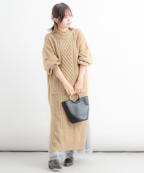 Wordtrobe（ワードトローブ）の「【wordtrobe】アクリルバルキー ケーブル切替 ニットワンピース（ワンピース・レディース・ホワイト/チャコールグレー/ベージュ・FREE）」の3枚目の写真