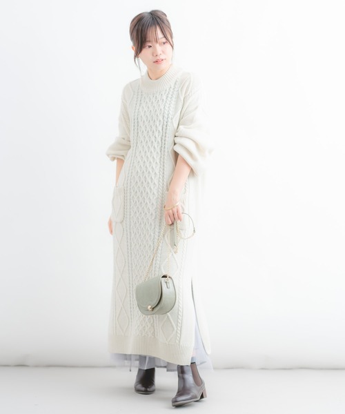 Wordtrobe（ワードトローブ）の「【wordtrobe】アクリルバルキー ケーブル切替 ニットワンピース（ワンピース・レディース・ホワイト/チャコールグレー/ベージュ・FREE）」の5枚目の写真