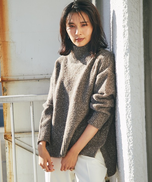 RIVE DROITE（リヴドロワ）の「オーバーシルエットに大人の余裕を感じる　MIXヤーンハイネックニット（ニット/セーター・レディース・ブラウン/ベージュ系その他・FREE）」の19枚目の写真