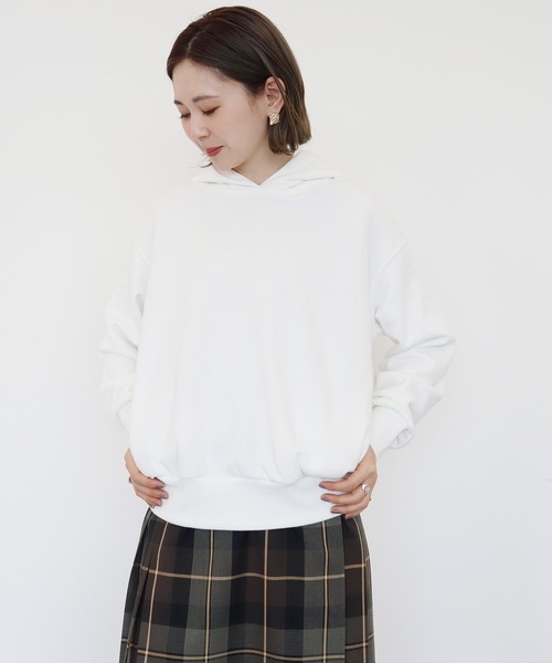 AMERICAN HOLIC（アメリカンホリック）の「フード付き裏起毛パーカー（Tシャツ/カットソー・レディース・チャコールグレー/オフホワイト/ボルドー/ライトベージュ・M/L）」の5枚目の写真