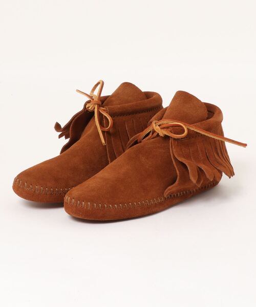 Minnetonka(ミネトンカ)の「《MINNETONKA》CLASSIC FRINGE BOOT SOFT SOLE クラシック フリンジ ブーツ ソフトソール CLASSI【W】【IW】(ブーツ・レディース・ブラック/ブラウン/タン・4/4.5/5/5.5)」の3枚目の写真