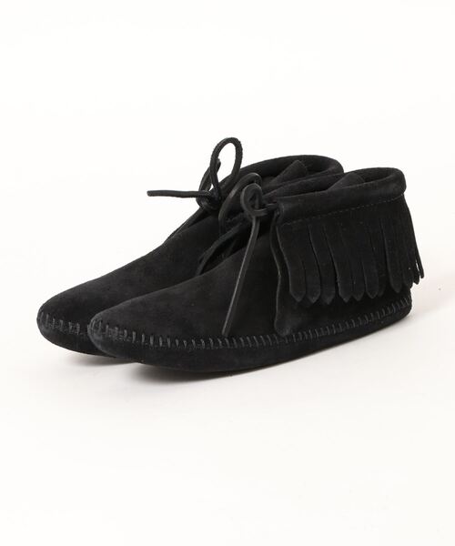 Minnetonka(ミネトンカ)の「《MINNETONKA》CLASSIC FRINGE BOOT SOFT SOLE クラシック フリンジ ブーツ ソフトソール CLASSI【W】【IW】(ブーツ・レディース・ブラック/ブラウン/タン・4/4.5/5/5.5)」の2枚目の写真