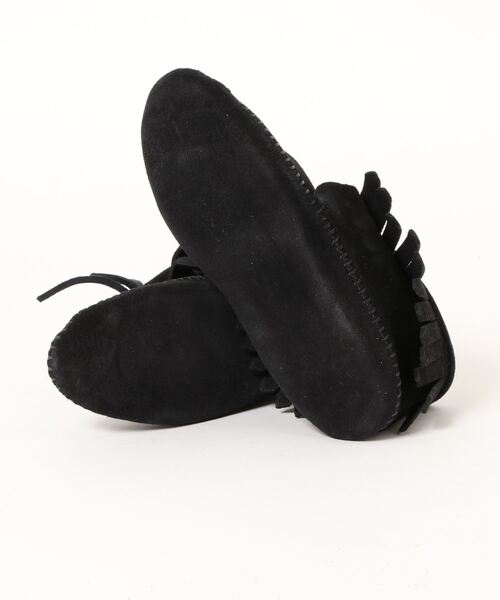 Minnetonka(ミネトンカ)の「《MINNETONKA》CLASSIC FRINGE BOOT SOFT SOLE クラシック フリンジ ブーツ ソフトソール CLASSI【W】【IW】(ブーツ・レディース・ブラック/ブラウン/タン・4/4.5/5/5.5)」の5枚目の写真