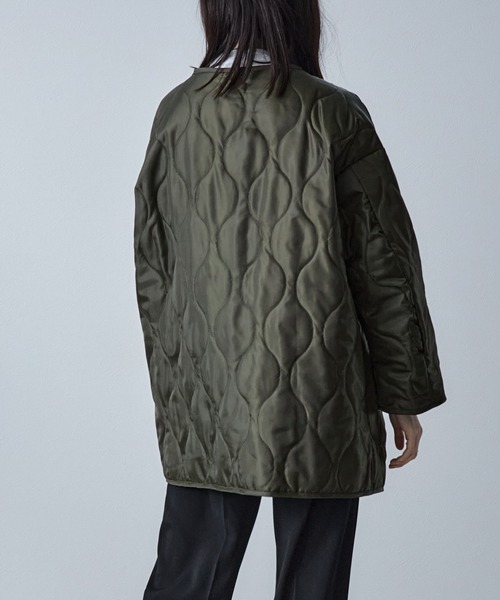 ECRIRE（エクリール）の「キルトライナー付きパイピングノーカラーロングコートセット（ノーカラーコート・レディース・ブラック/ブラウン/カーキ/アイボリー・M）」の8枚目の写真