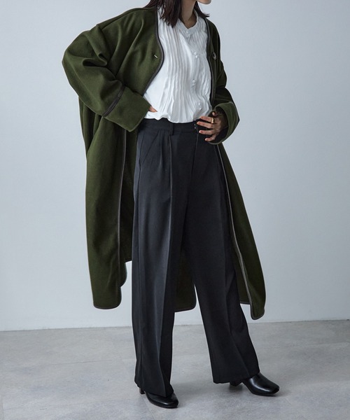 ECRIRE（エクリール）の「キルトライナー付きパイピングノーカラーロングコートセット（ノーカラーコート・レディース・ブラック/ブラウン/カーキ/アイボリー・M）」の18枚目の写真