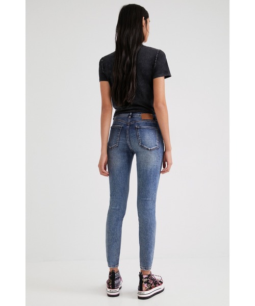 Desigual(デシグアル)の「アンクルスキニージーンズ(その他パンツ・レディース・ホワイト/ブルー/ダークブルー・44/40/34/42/36/46/38)」の15枚目の写真