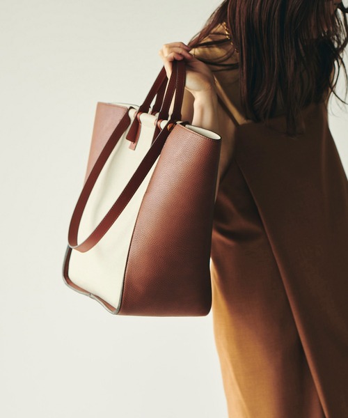 E'POR（エポール）の「【雑誌掲載】【E'POR】BUTTERFLY BAG  A4トート（トートバッグ・レディース・パープル/グレー系その他/ベージュ系その他/ブラウン/ブラック系その他/イエロー・FREE）」の4枚目の写真