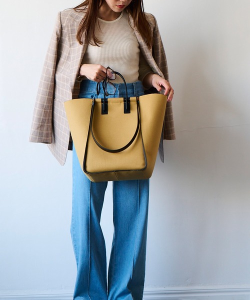 E'POR（エポール）の「【雑誌掲載】【E'POR】BUTTERFLY BAG  A4トート（トートバッグ・レディース・パープル/グレー系その他/ベージュ系その他/ブラウン/ブラック系その他/イエロー・FREE）」の11枚目の写真