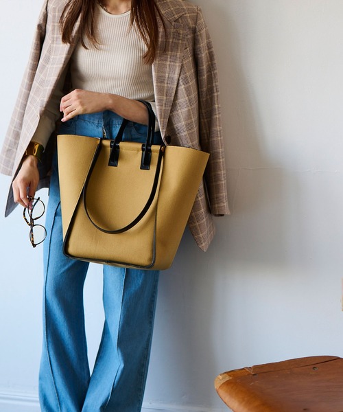 E'POR（エポール）の「【雑誌掲載】【E'POR】BUTTERFLY BAG  A4トート（トートバッグ・レディース・パープル/グレー系その他/ベージュ系その他/ブラウン/ブラック系その他/イエロー・FREE）」の12枚目の写真