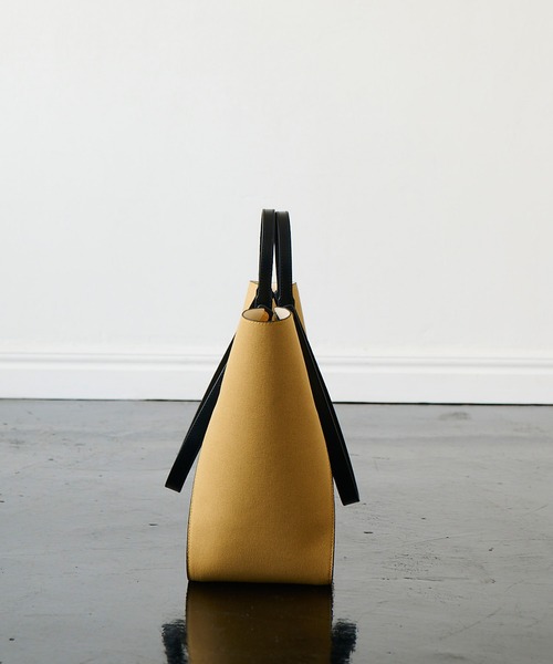 E'POR（エポール）の「【雑誌掲載】【E'POR】BUTTERFLY BAG  A4トート（トートバッグ・レディース・パープル/グレー系その他/ベージュ系その他/ブラウン/ブラック系その他/イエロー・FREE）」の15枚目の写真