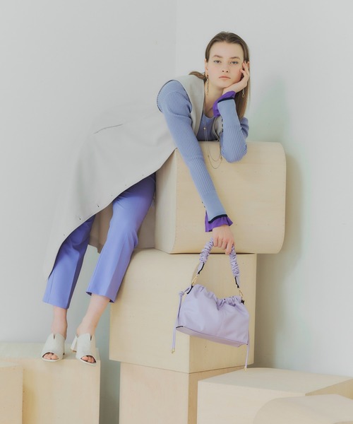 YECCA VECCA（イェッカヴェッカ）の「2wayギャザーバッグ　＊◆（クラッチバッグ・レディース・グレー/アイボリー/ラベンダー・FREE）」の4枚目の写真