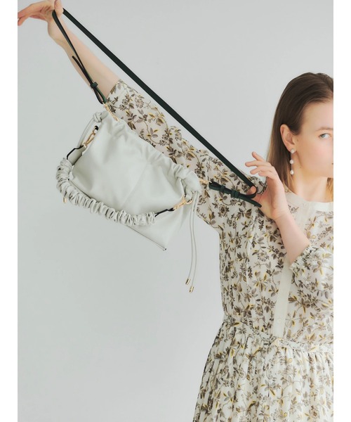 YECCA VECCA（イェッカヴェッカ）の「2wayギャザーバッグ　＊◆（クラッチバッグ・レディース・グレー/アイボリー/ラベンダー・FREE）」の18枚目の写真