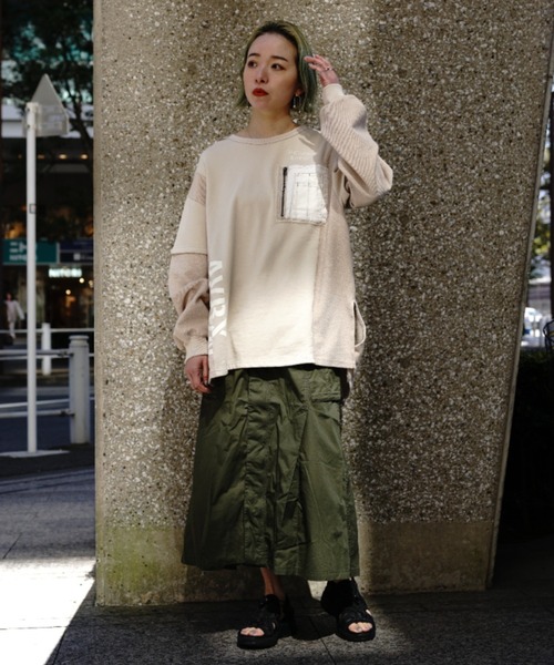 AVIREX(アヴィレックス)の「DENIM COMBI SWEAT/ デニムコンビスウェット(スウェット・レディース・チャコール/ベージュ・FREE)」の12枚目の写真