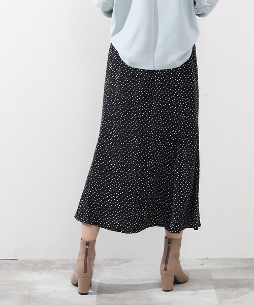 DRESKIP（ドレスキップ）の「◆ドットプリントマ－メイドスカート（スカート・レディース・ベージュ系その他2/ブラック系5/ライトグリーン系・02/03/04）」の11枚目の写真