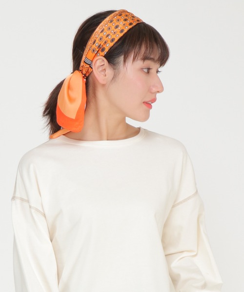 LBC(エルビーシー)の「フラワーMIXスカーフ(バンダナ/スカーフ・レディース・ネイビー/ピンク/オレンジ・FREE)」の8枚目の写真