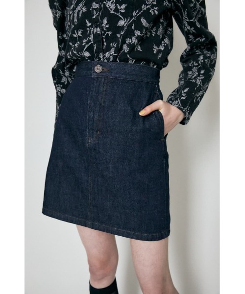 MOUSSY（マウジー）の「CLASSIC ALINE MINI スカート（デニムスカート・レディース・オフホワイト/ワンウォッシュ・1/2/0）」の8枚目の写真