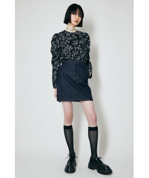 MOUSSY（マウジー）の「CLASSIC ALINE MINI スカート（デニムスカート・レディース・オフホワイト/ワンウォッシュ・1/2/0）」の3枚目の写真