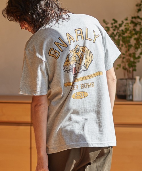 CAMBIO(カンビオ)の「mt7769-プリントT(カレッジ虎)(Tシャツ/カットソー・メンズ・ミックスグレー/サンドベージュ/ホワイト・L/XL/M/S)」の1枚目の写真