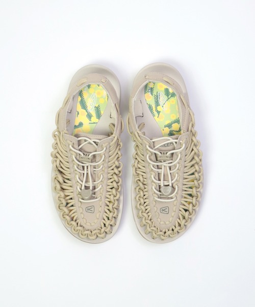 KEEN（キーン）の「[ KEEN ] UNEEK womens（サンダル・レディース・ブラック/イエロー・65/75/70/60）」の3枚目の写真
