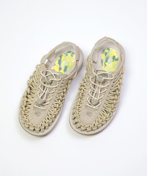 KEEN（キーン）の「[ KEEN ] UNEEK womens（サンダル・レディース・ブラック/イエロー・65/75/70/60）」の4枚目の写真