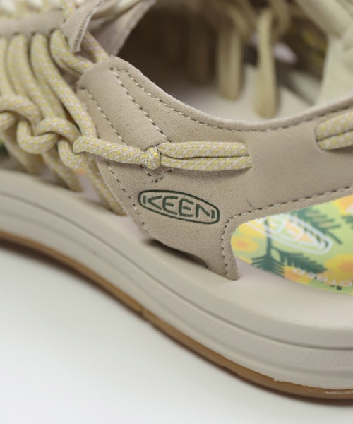KEEN（キーン）の「[ KEEN ] UNEEK womens（サンダル・レディース・ブラック/イエロー・65/75/70/60）」の8枚目の写真