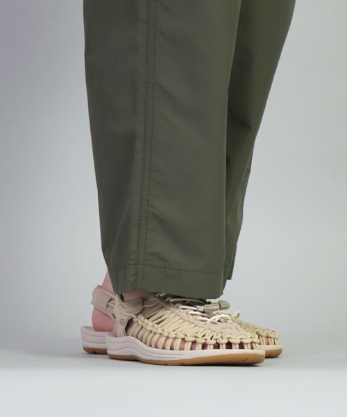 KEEN（キーン）の「[ KEEN ] UNEEK womens（サンダル・レディース・ブラック/イエロー・65/75/70/60）」の12枚目の写真