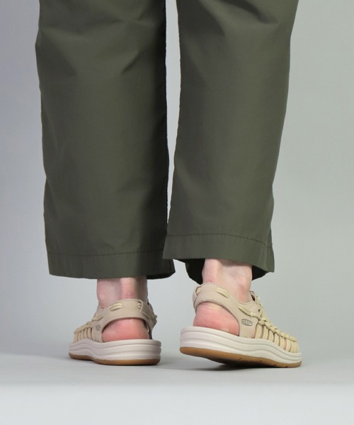 KEEN（キーン）の「[ KEEN ] UNEEK womens（サンダル・レディース・ブラック/イエロー・65/75/70/60）」の14枚目の写真