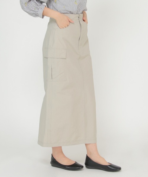スリットカーゴスカート