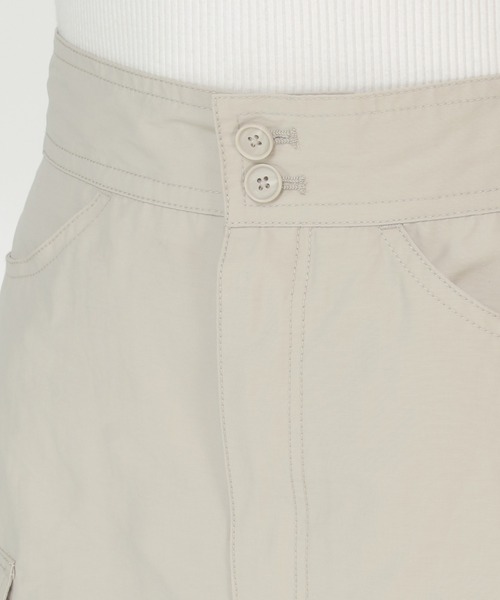 スリットカーゴスカート