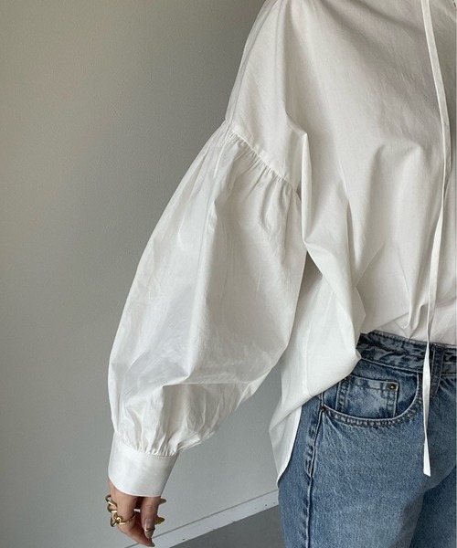 y/m by misato(イムバイミサト)の「ネックリボンボリュームスリーブブラウス(シャツ/ブラウス・レディース・ホワイト・FREE)」の10枚目の写真